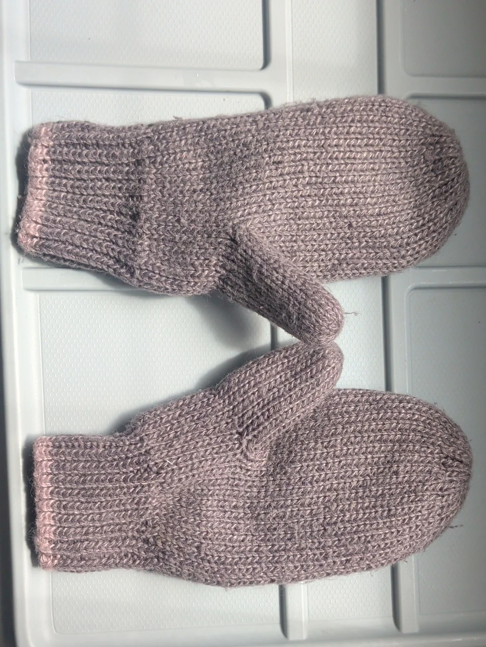 Northface Cozy Cable Knit Mittens in Dusty Purple